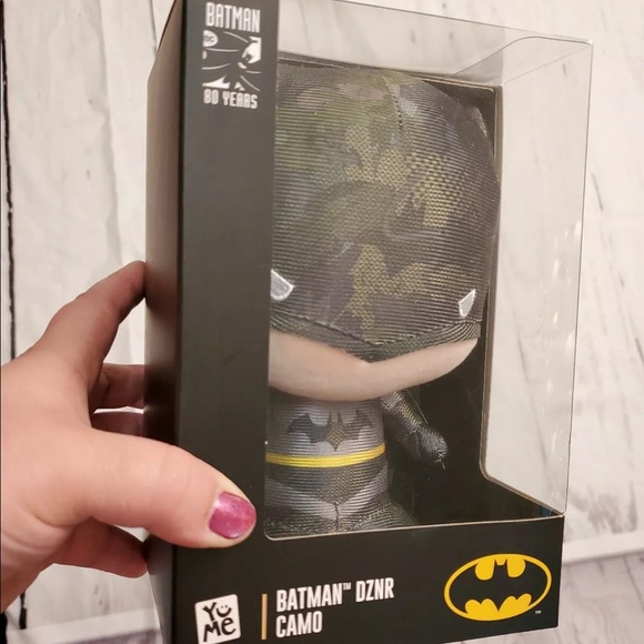 7" JIM LEE Dznr BATMAN CAMO EDITION Plush - Picture 7 of 7